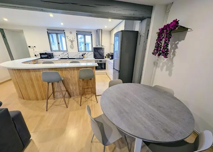 Centre-ville 90m2 Luxury Apartment